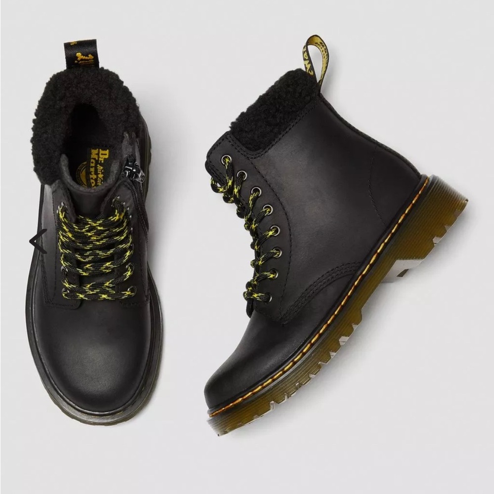 Dr. Martens Youth fleece lined boots